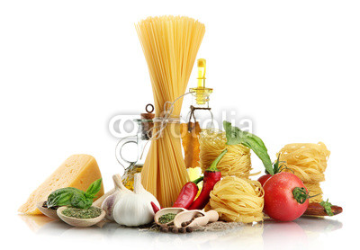 Pasta_spaghetti_vegetables_spices_and_oil_isolated_on_white_2.jpg